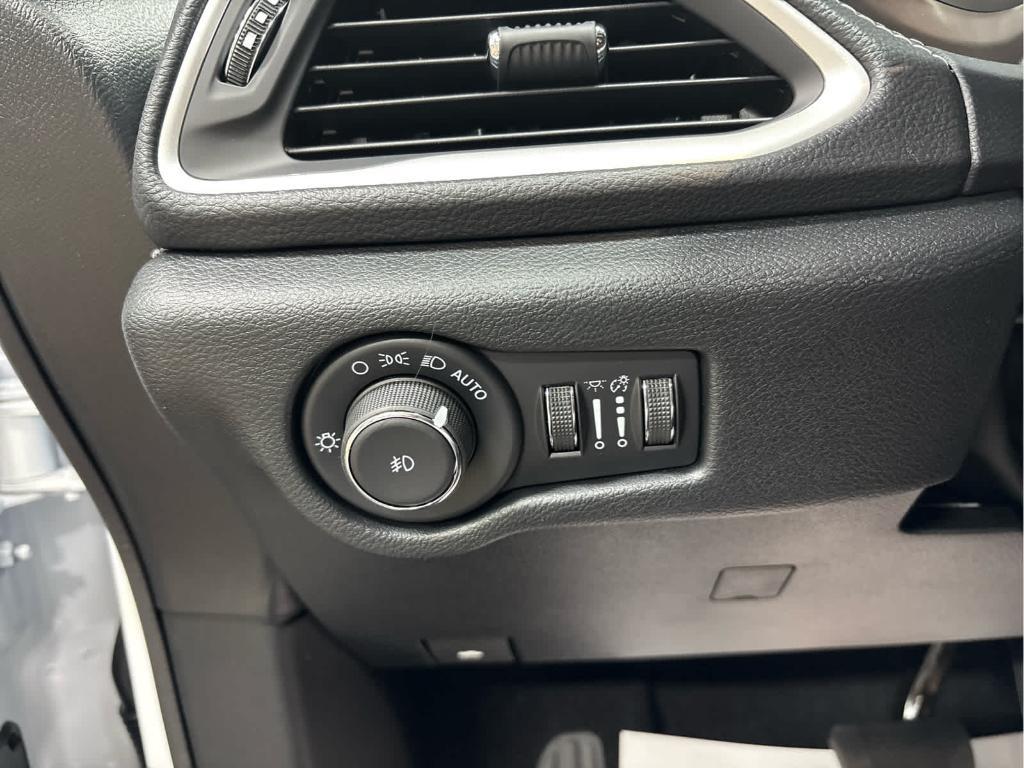 new 2026 Chrysler Pacifica car, priced at $44,103