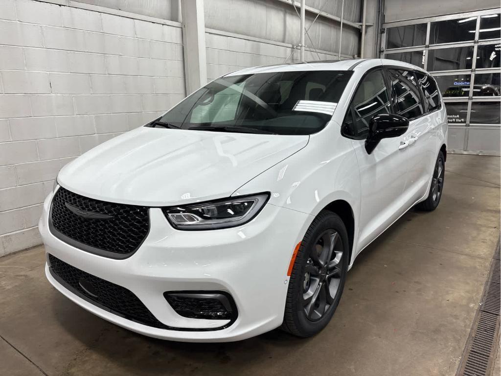 new 2026 Chrysler Pacifica car, priced at $44,103