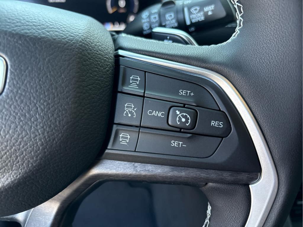 new 2025 Jeep Grand Cherokee car, priced at $50,750