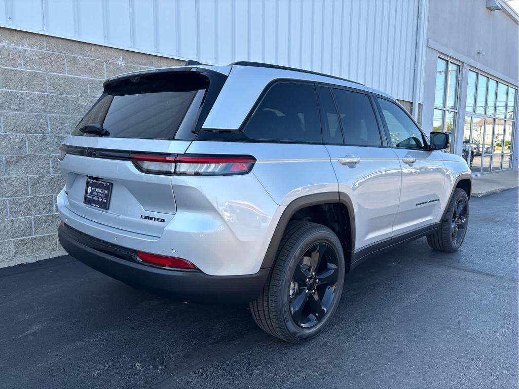 new 2025 Jeep Grand Cherokee car, priced at $50,750