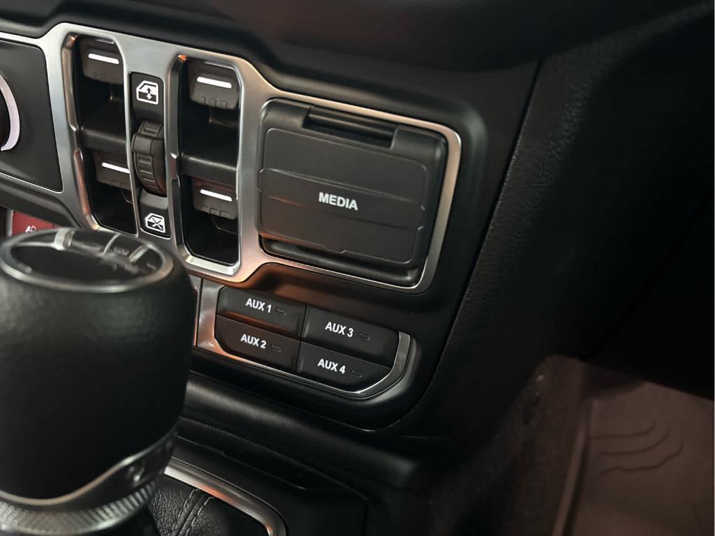 new 2025 Jeep Gladiator car, priced at $49,677