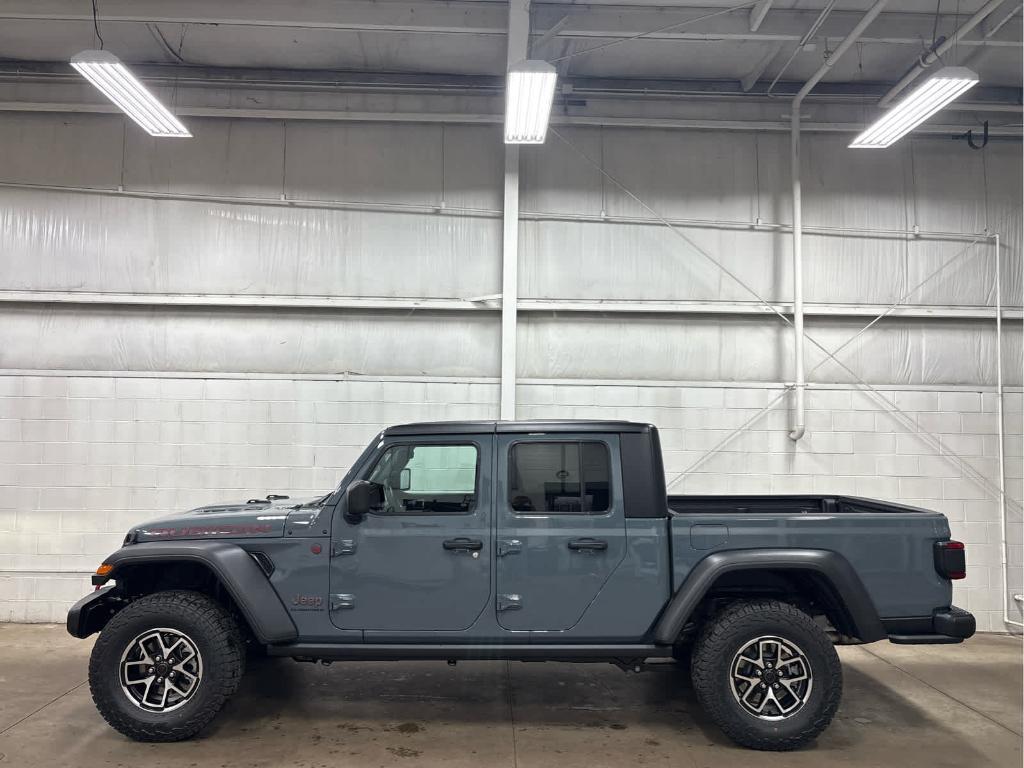 new 2025 Jeep Gladiator car, priced at $49,677