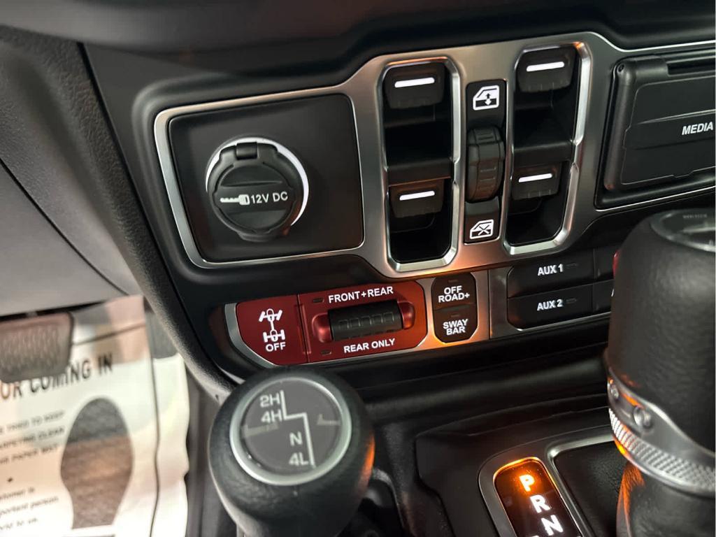 new 2025 Jeep Gladiator car, priced at $49,677