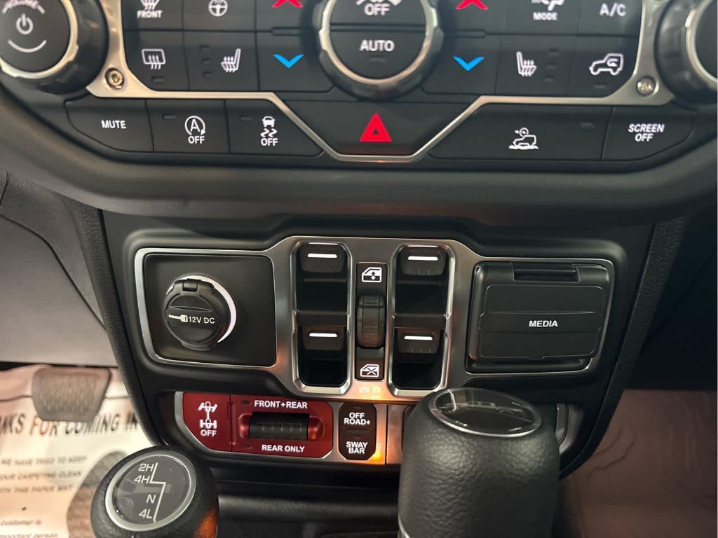 new 2025 Jeep Gladiator car, priced at $49,677