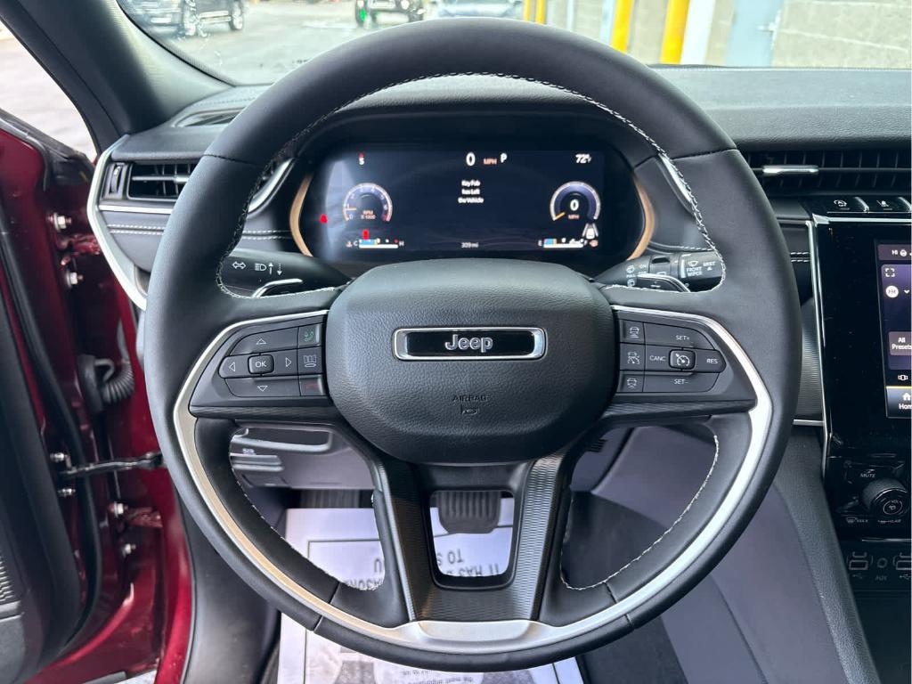 used 2025 Jeep Grand Cherokee car, priced at $32,130