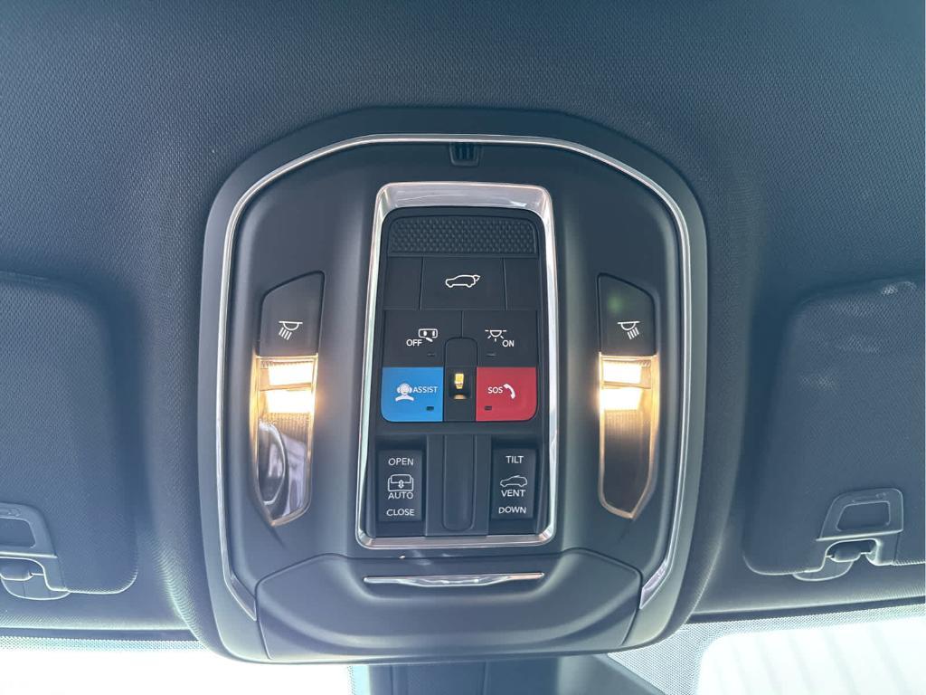 used 2025 Jeep Grand Cherokee car, priced at $32,130