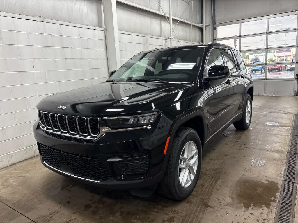 new 2025 Jeep Grand Cherokee car, priced at $40,816