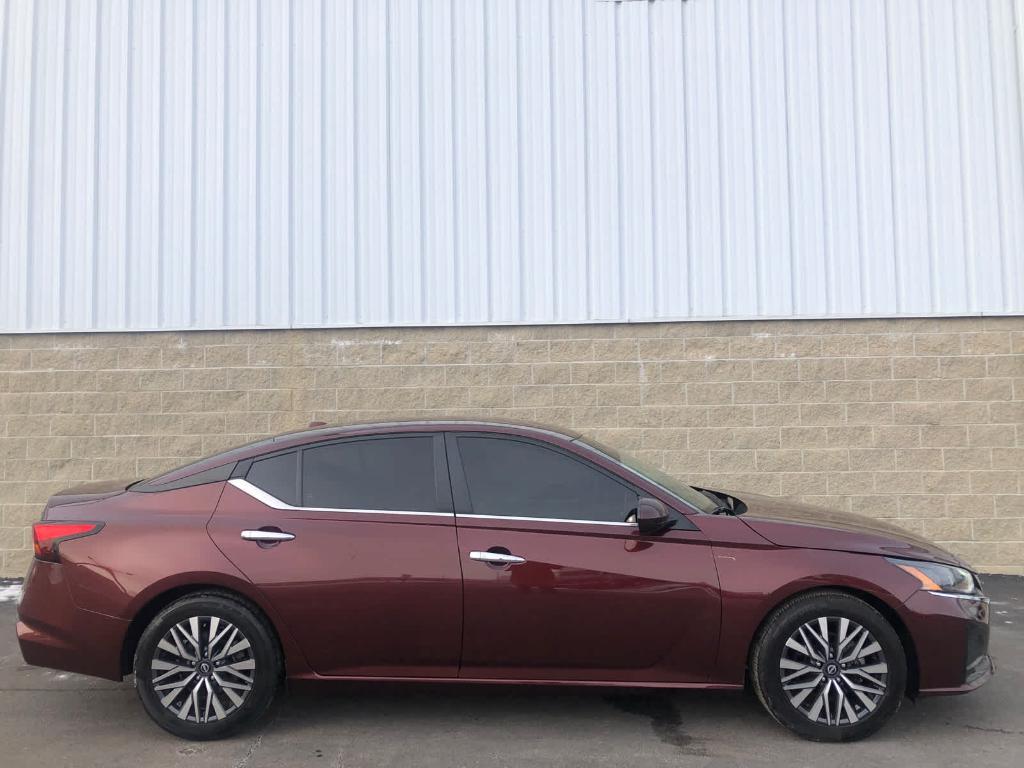 used 2023 Nissan Altima car, priced at $22,280