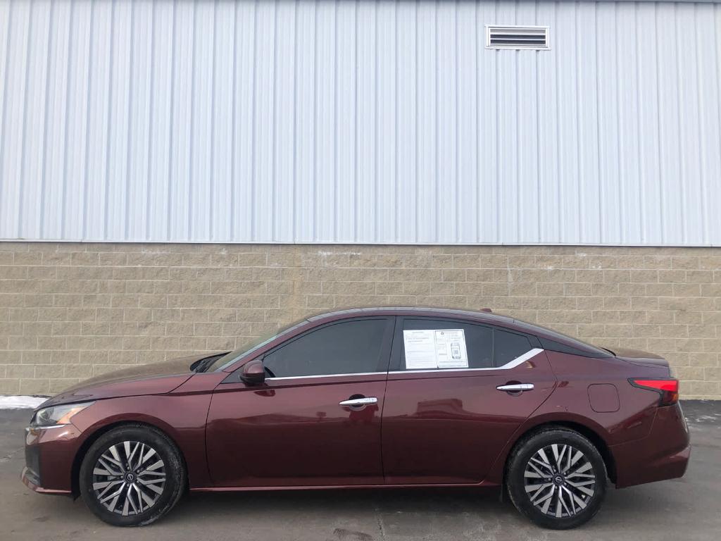 used 2023 Nissan Altima car, priced at $22,280