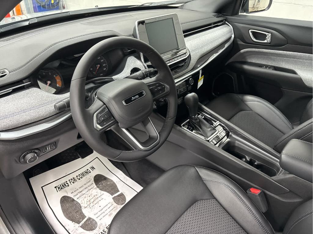 new 2025 Jeep Compass car, priced at $32,182