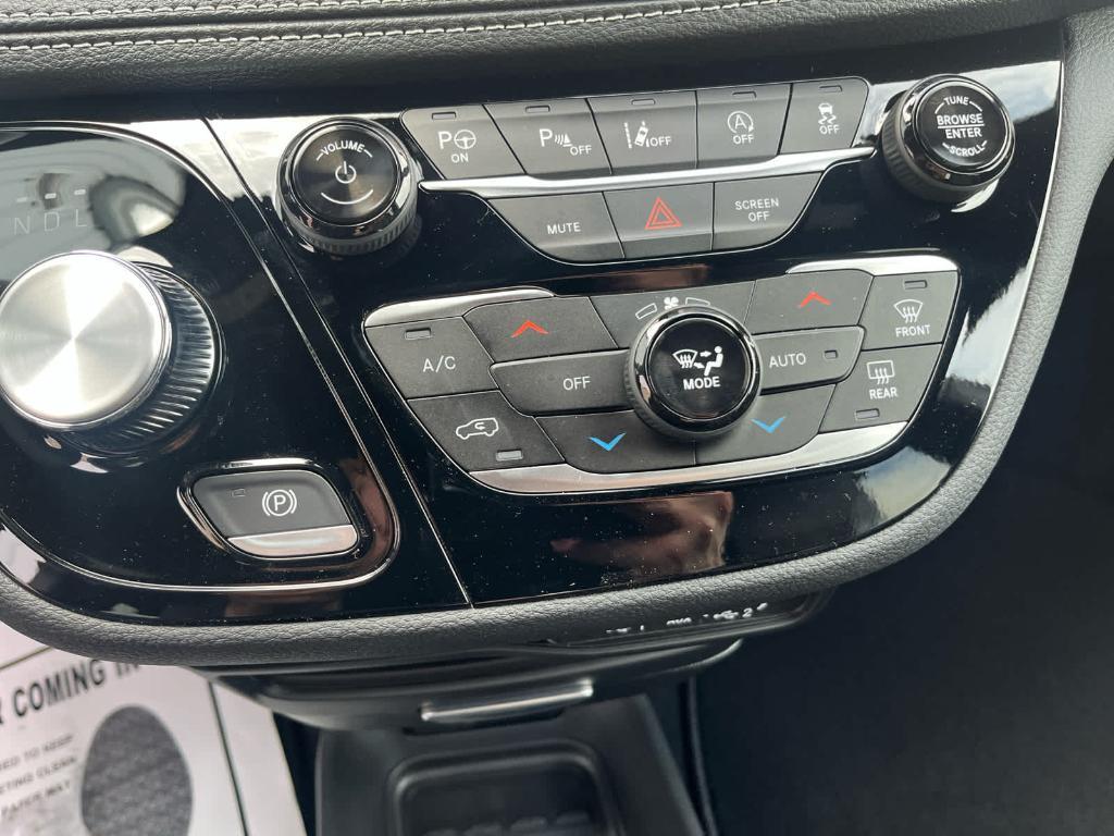 new 2025 Chrysler Pacifica car, priced at $43,114