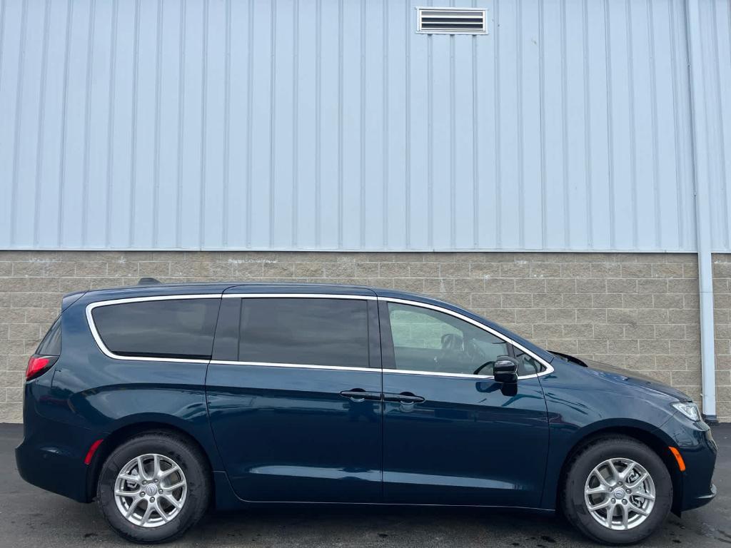 new 2025 Chrysler Pacifica car, priced at $43,114