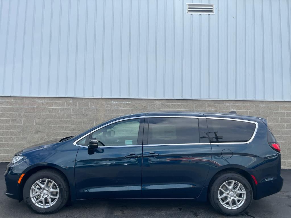 new 2025 Chrysler Pacifica car, priced at $43,114