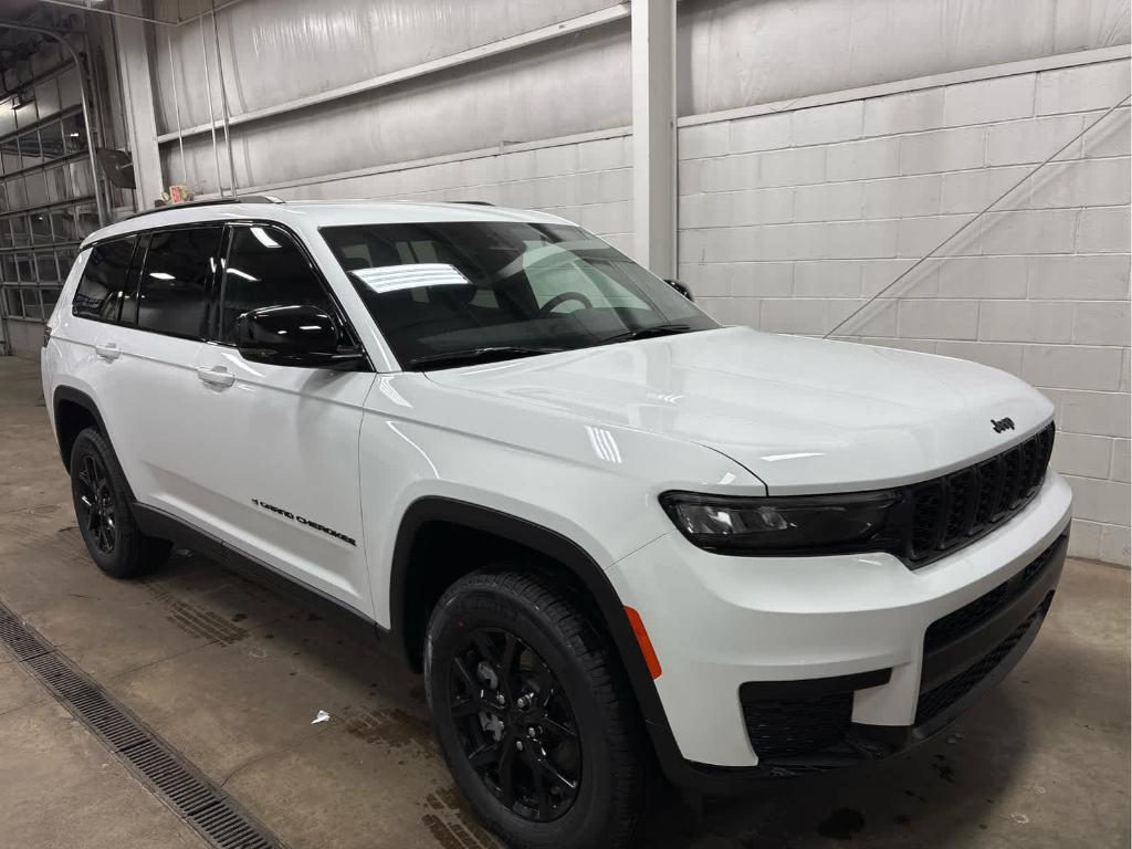 new 2025 Jeep Grand Cherokee L car, priced at $43,355