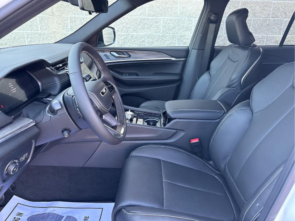 new 2025 Jeep Grand Cherokee car, priced at $58,750