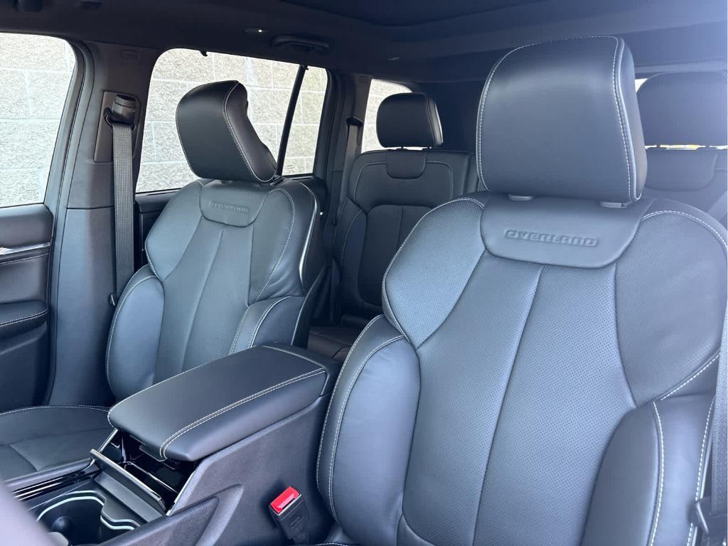 new 2025 Jeep Grand Cherokee car, priced at $58,750