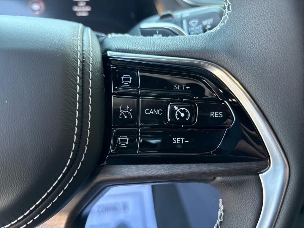 new 2025 Jeep Grand Cherokee car, priced at $58,750