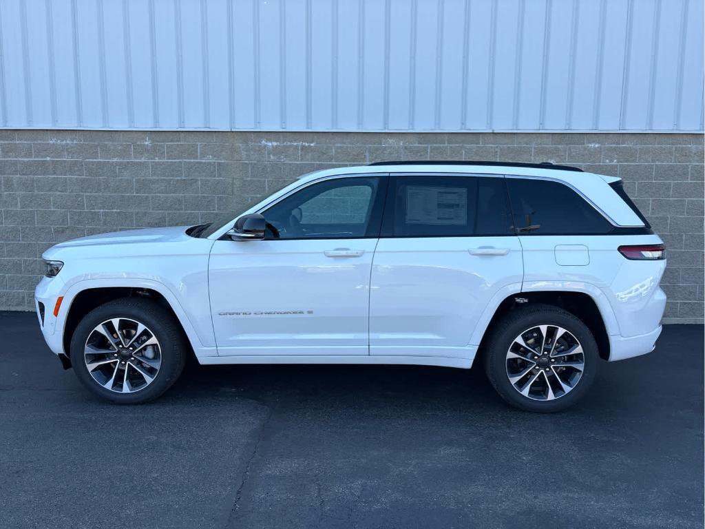 new 2025 Jeep Grand Cherokee car, priced at $58,750