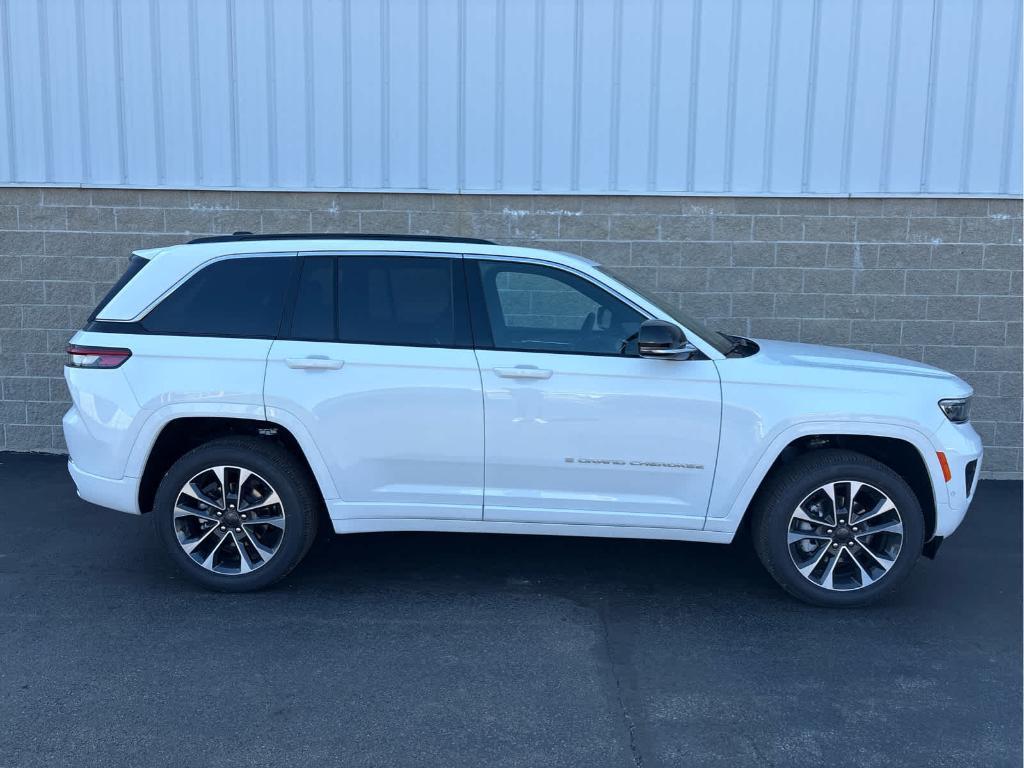 new 2025 Jeep Grand Cherokee car, priced at $58,750