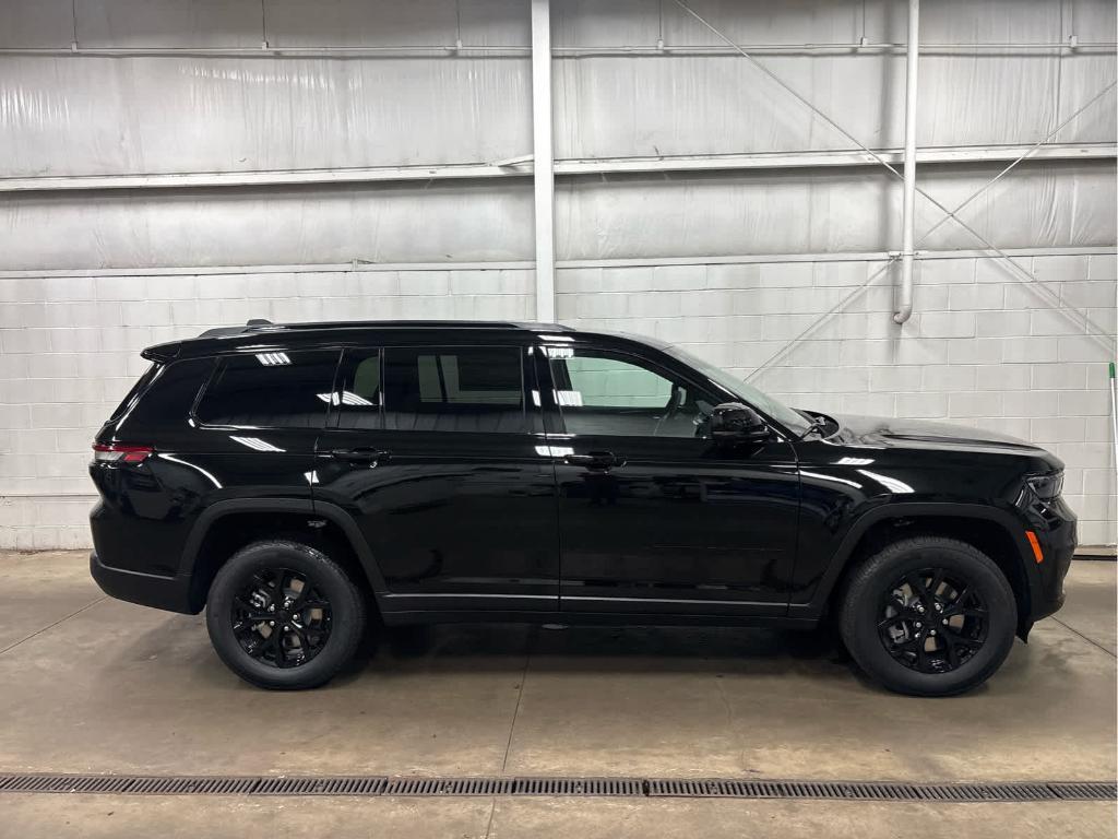 new 2025 Jeep Grand Cherokee L car, priced at $43,500