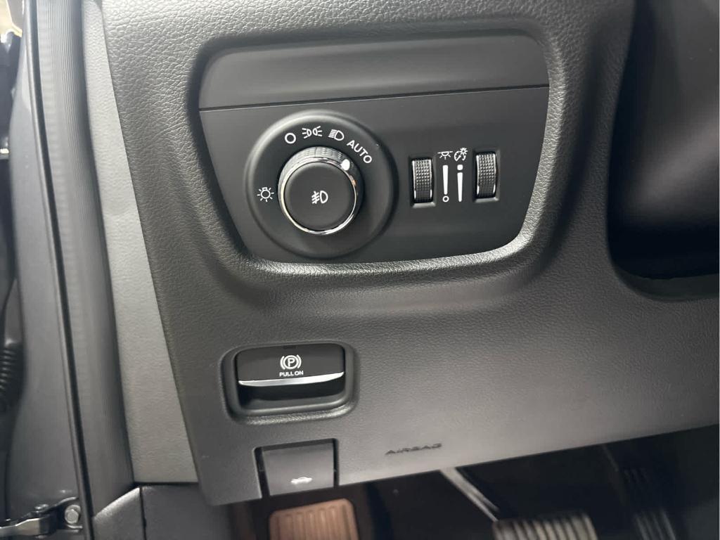 new 2025 Jeep Grand Cherokee L car, priced at $52,283