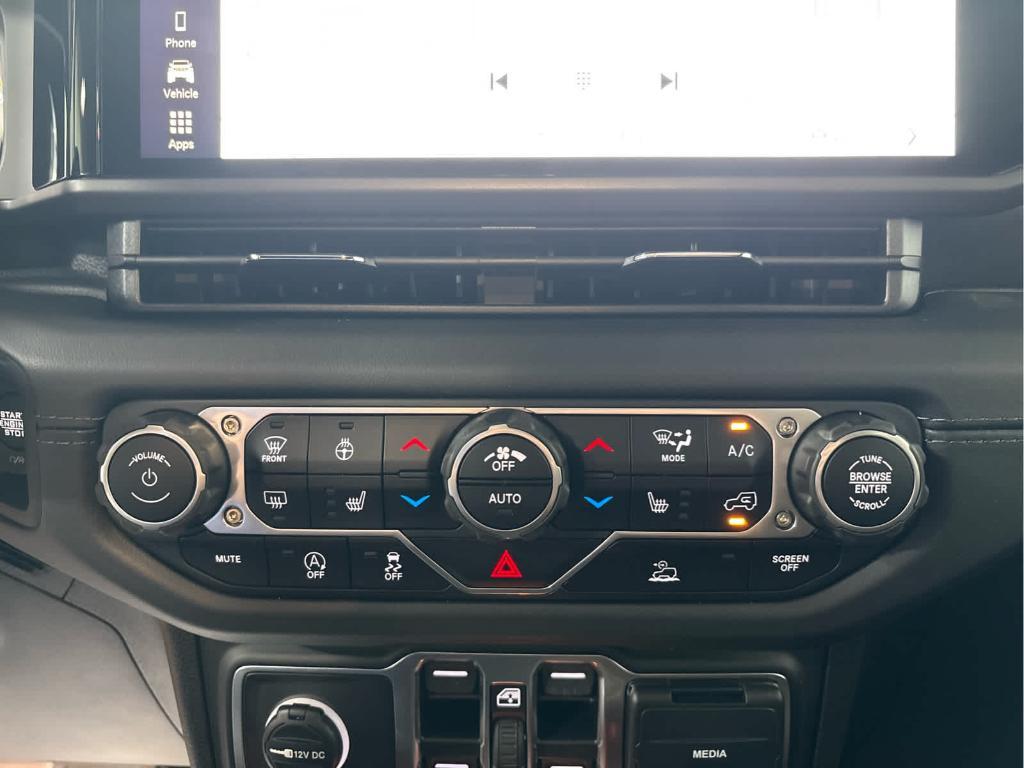 new 2025 Jeep Gladiator car, priced at $47,114