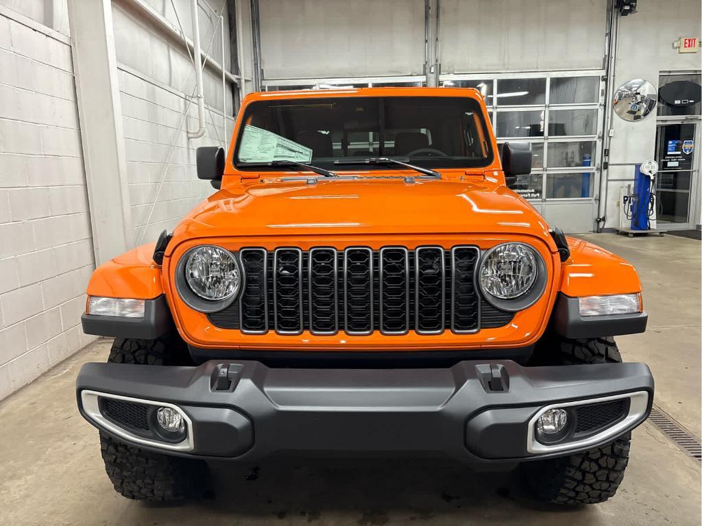 new 2025 Jeep Gladiator car, priced at $47,114