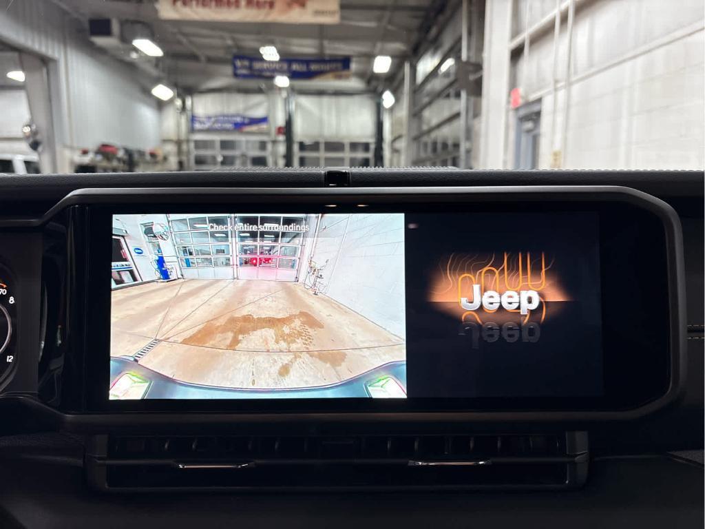 new 2025 Jeep Gladiator car, priced at $47,114