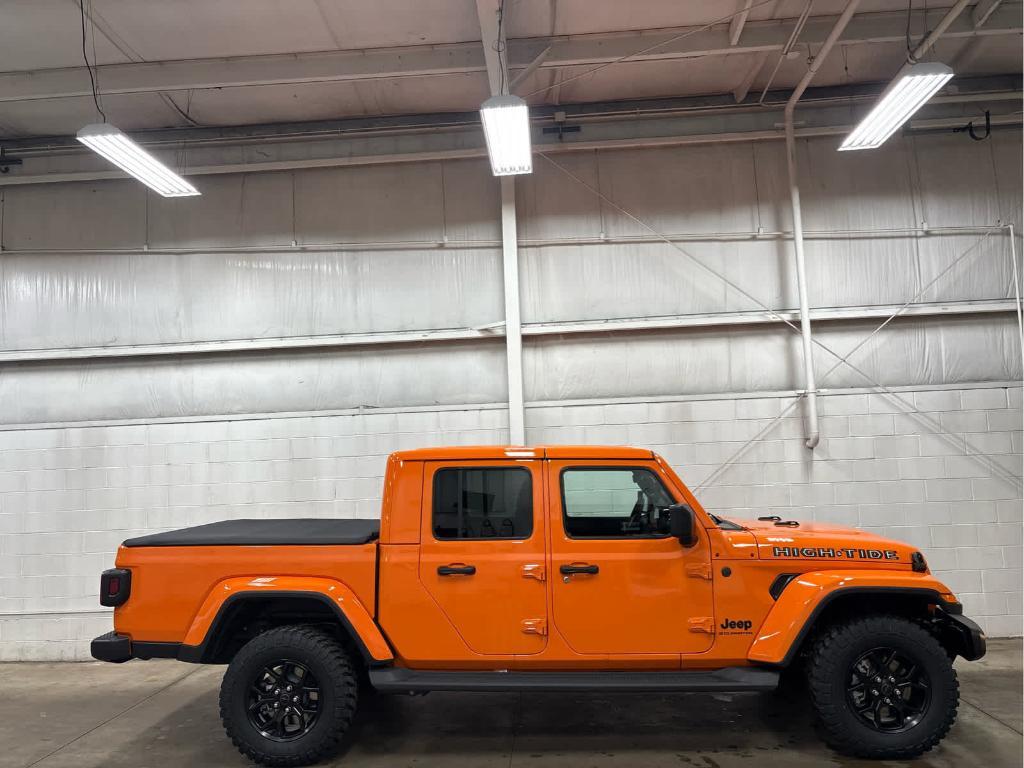 new 2025 Jeep Gladiator car, priced at $51,080