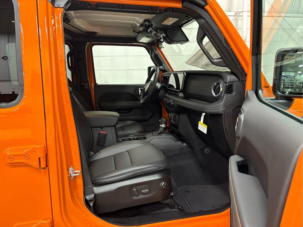 new 2025 Jeep Gladiator car, priced at $51,080