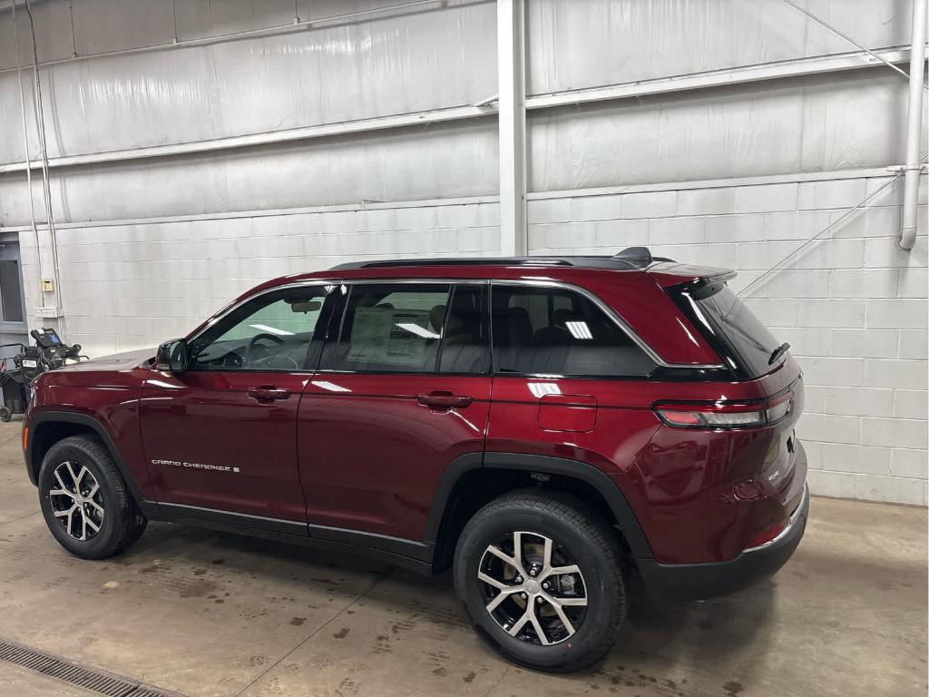 new 2025 Jeep Grand Cherokee car, priced at $47,310