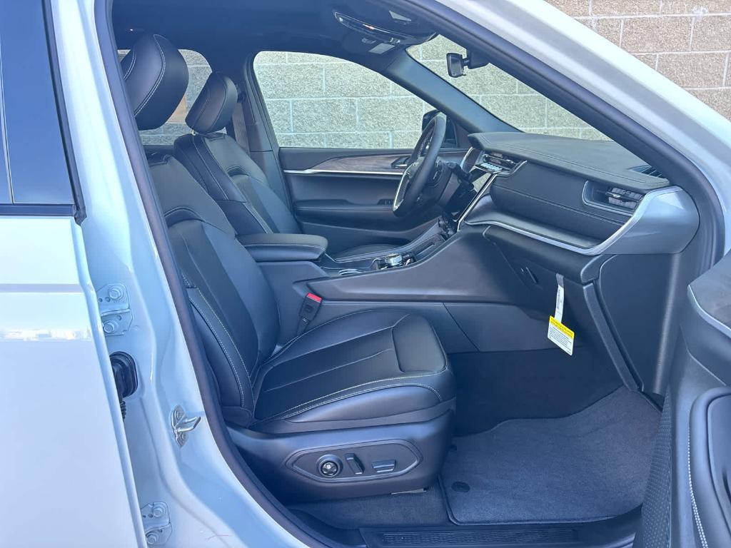 new 2025 Jeep Grand Cherokee L car, priced at $47,144