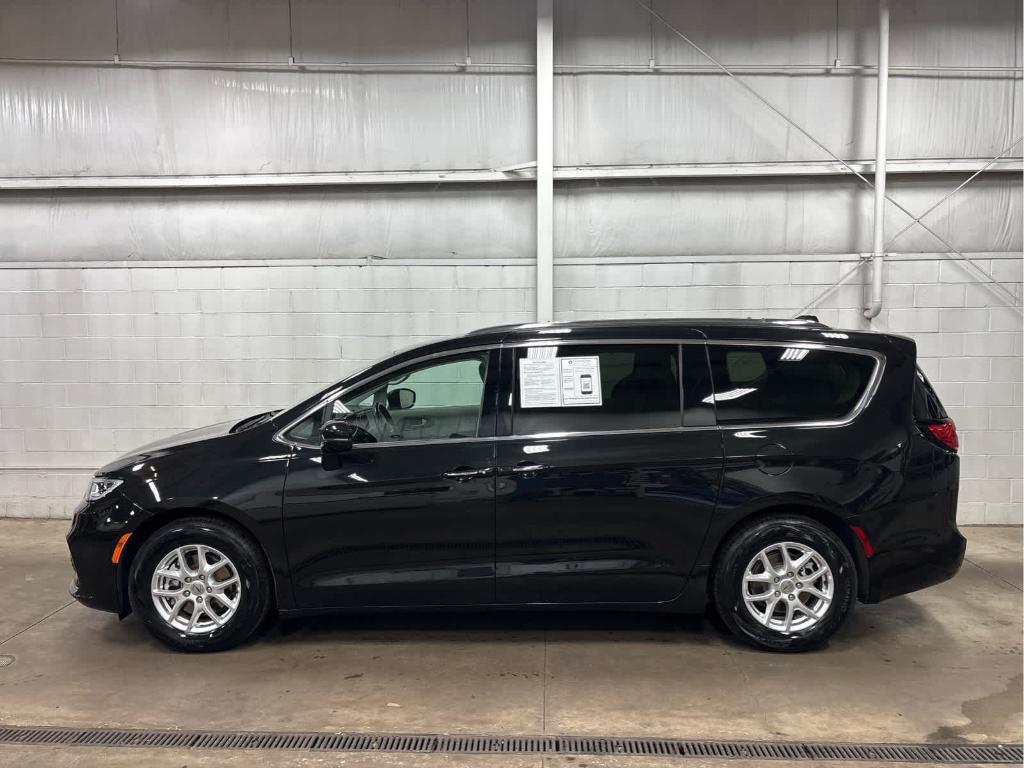used 2021 Chrysler Pacifica car, priced at $20,250
