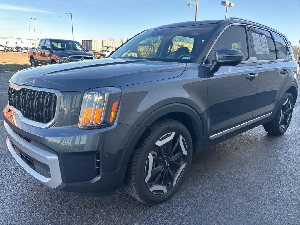 used 2024 Kia Telluride car, priced at $40,000