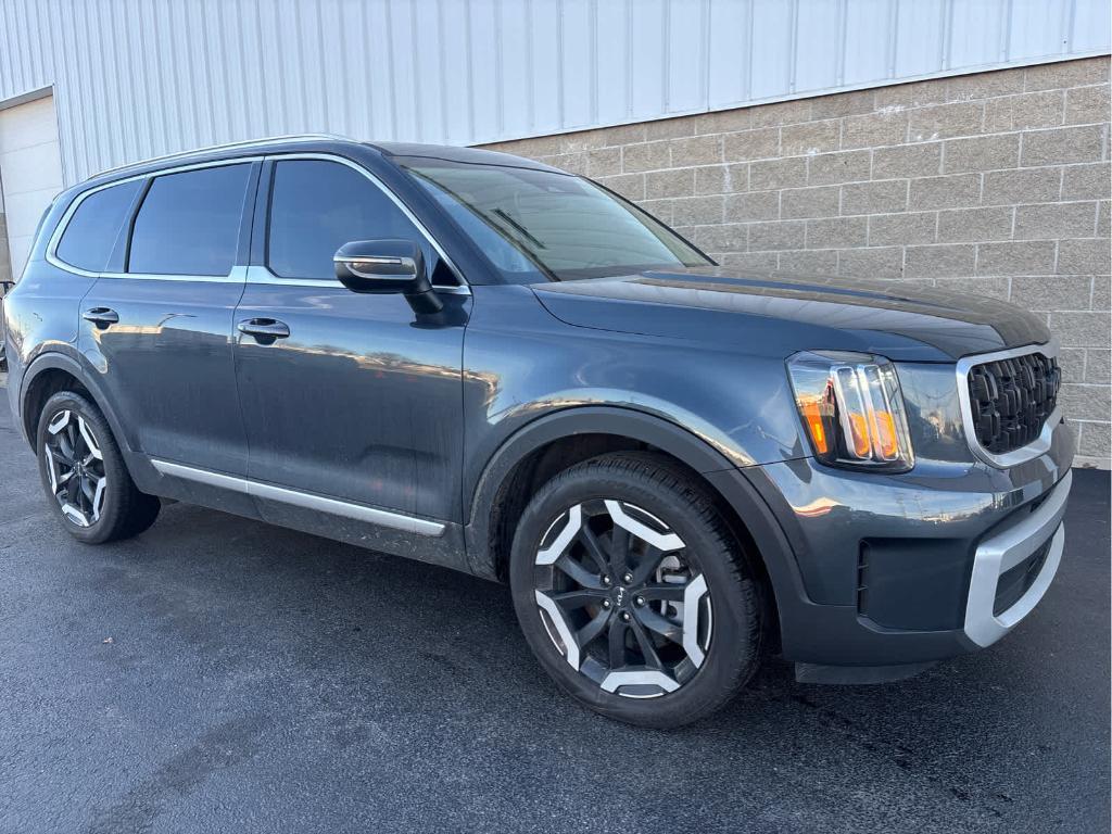 used 2024 Kia Telluride car, priced at $40,000