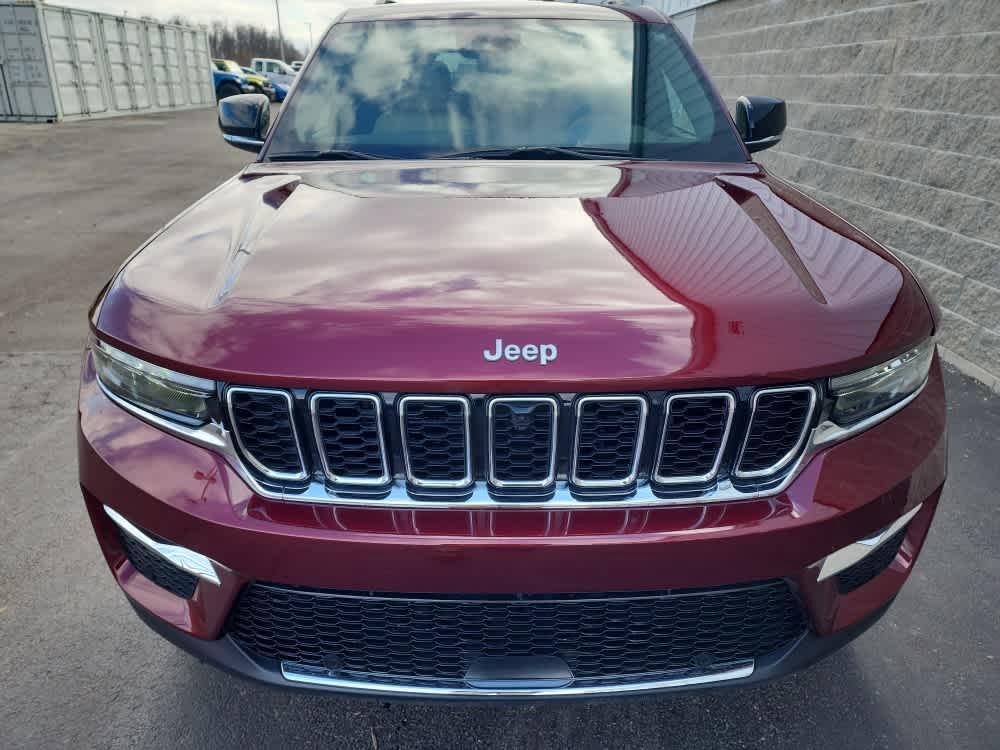 new 2025 Jeep Grand Cherokee car, priced at $48,438