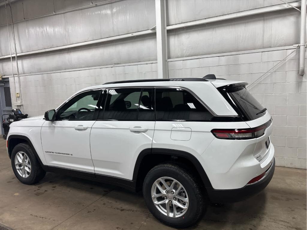 new 2025 Jeep Grand Cherokee car, priced at $39,545