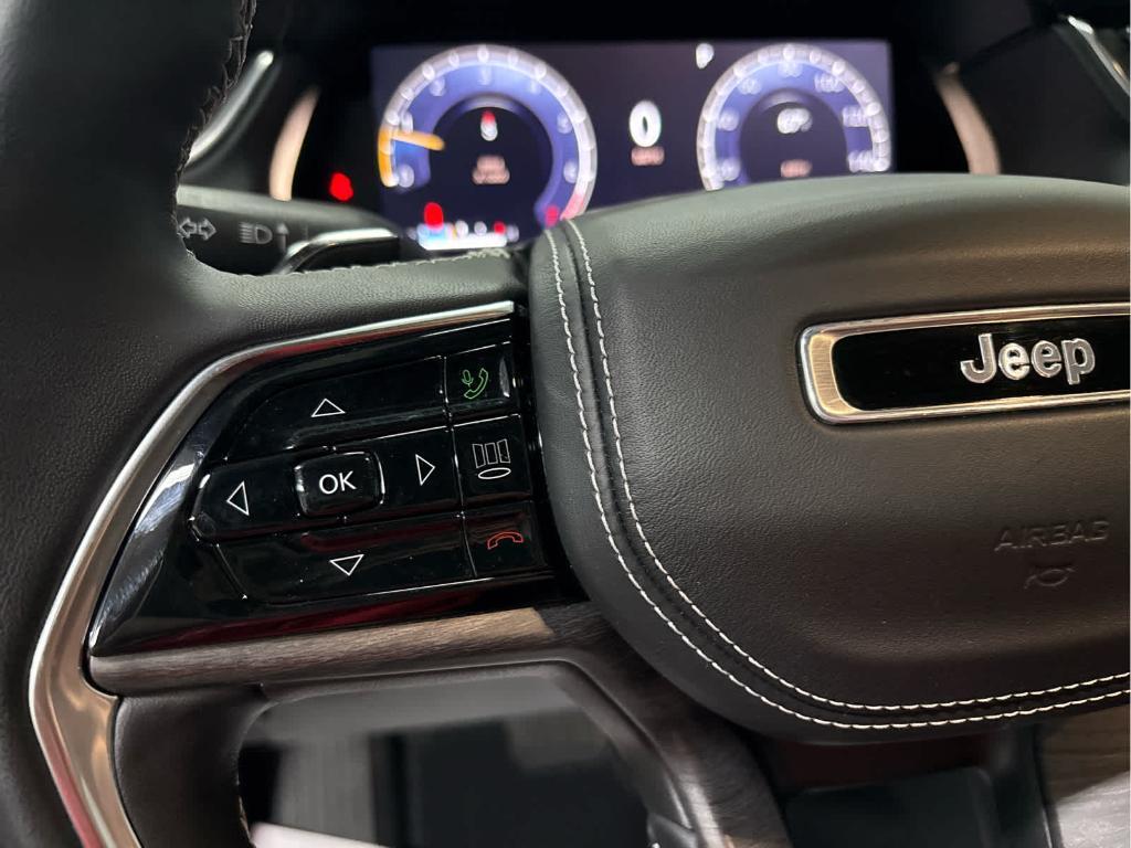 used 2022 Jeep Grand Cherokee car, priced at $38,877