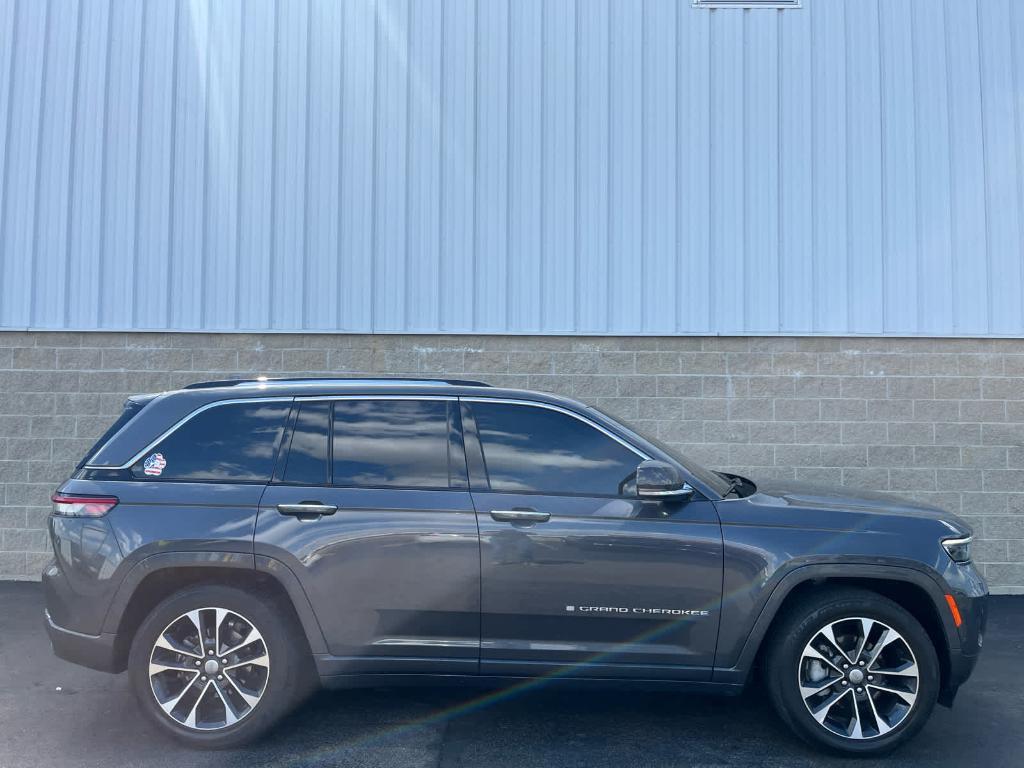 used 2022 Jeep Grand Cherokee car, priced at $38,877