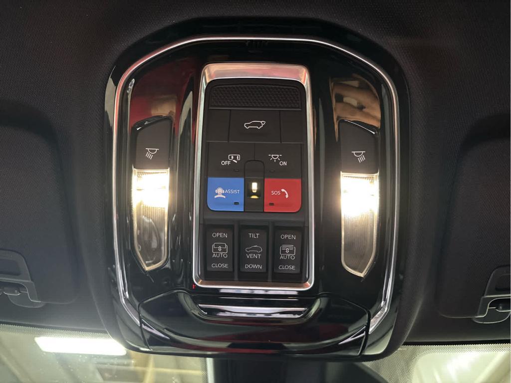 used 2022 Jeep Grand Cherokee car, priced at $38,877