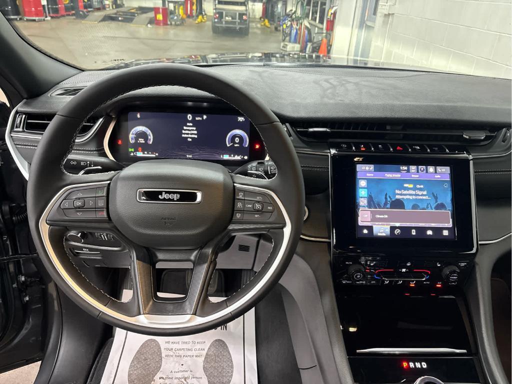 new 2025 Jeep Grand Cherokee L car, priced at $43,998