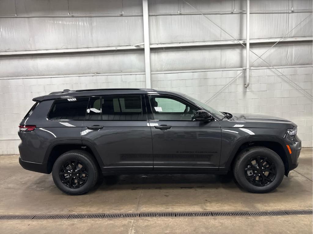 new 2025 Jeep Grand Cherokee L car, priced at $43,998