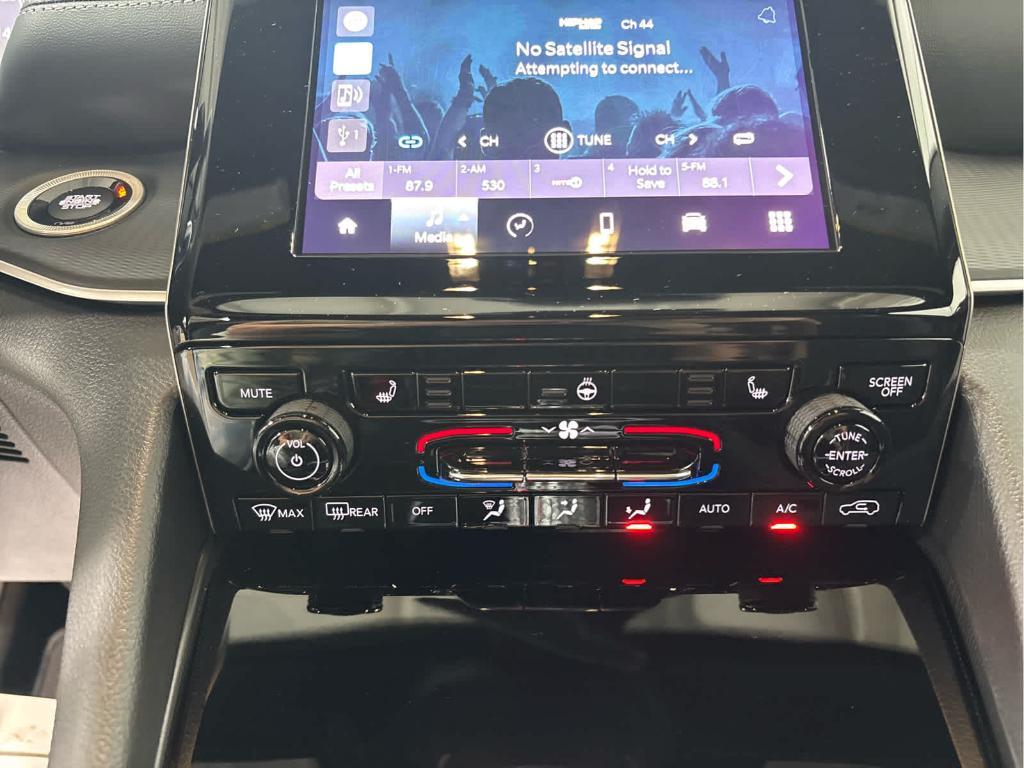 new 2025 Jeep Grand Cherokee L car, priced at $43,998