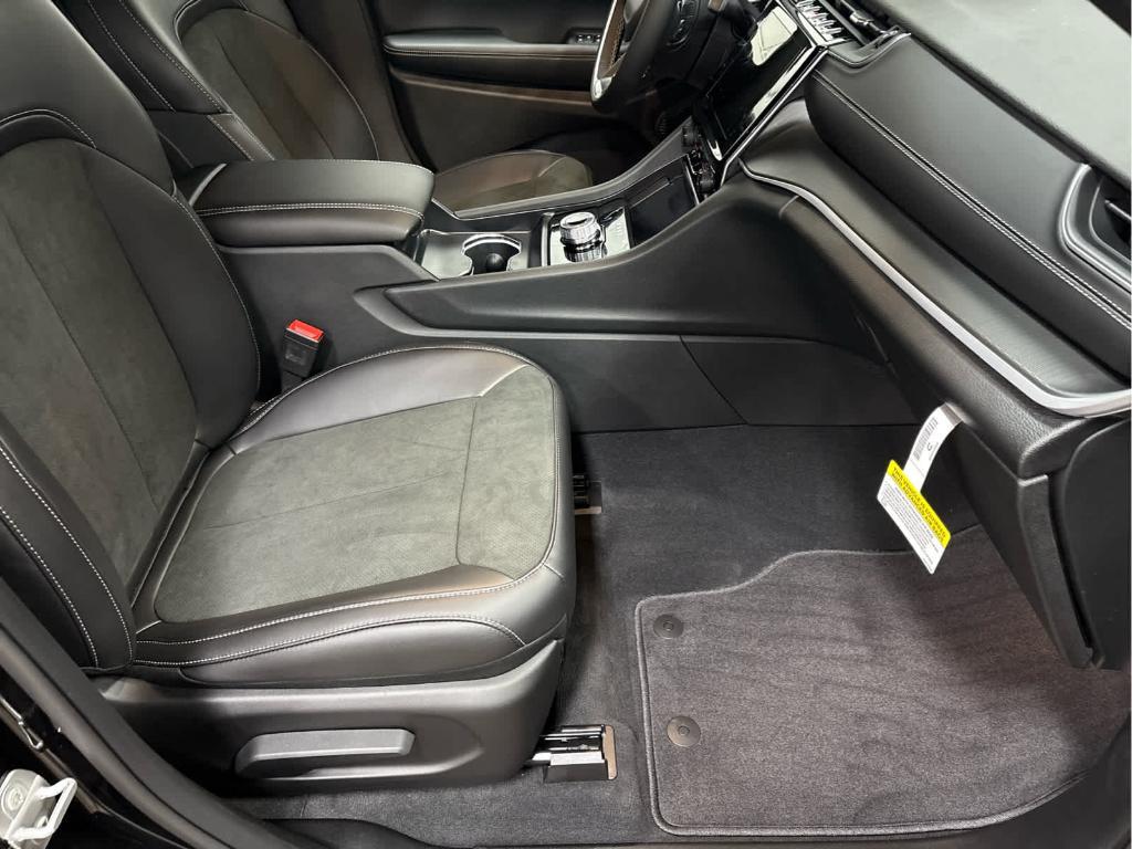 new 2025 Jeep Grand Cherokee L car, priced at $47,230