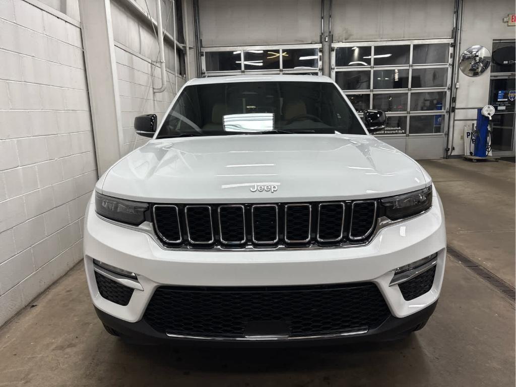 new 2025 Jeep Grand Cherokee car, priced at $46,150