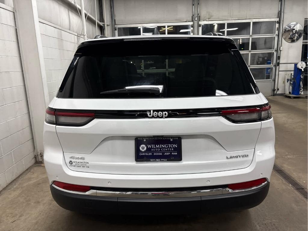 new 2025 Jeep Grand Cherokee car, priced at $46,150