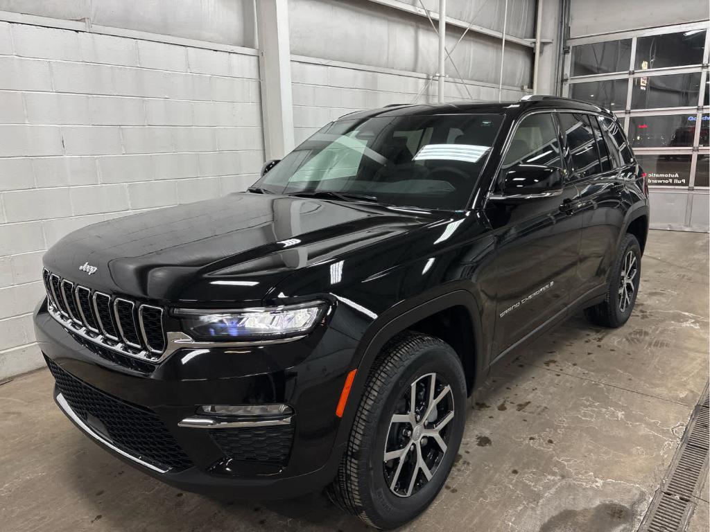 new 2025 Jeep Grand Cherokee car, priced at $47,310