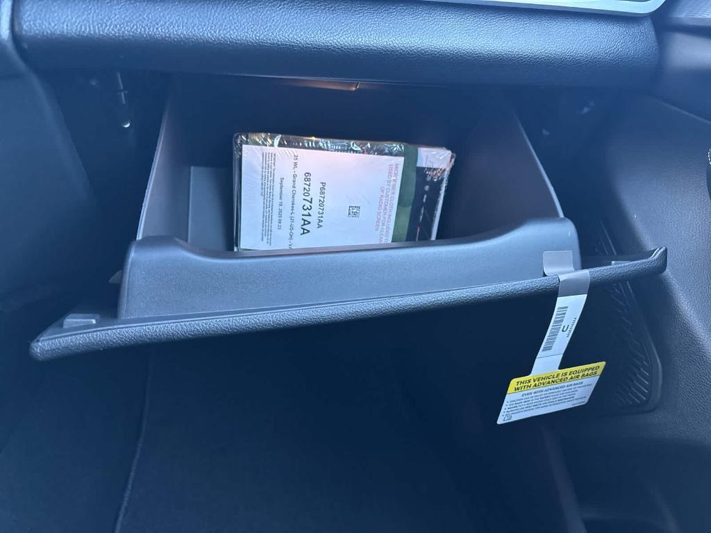 new 2025 Jeep Grand Cherokee car, priced at $40,140