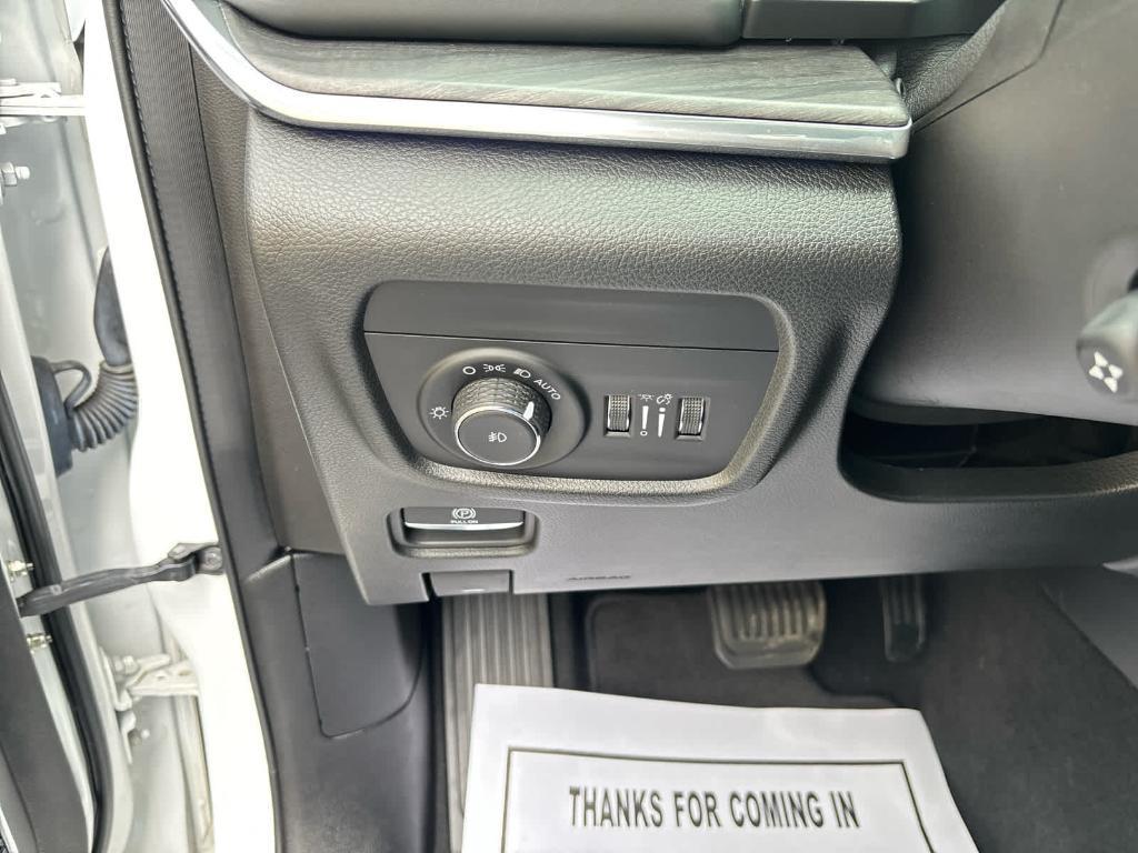 used 2023 Jeep Grand Cherokee car, priced at $39,140