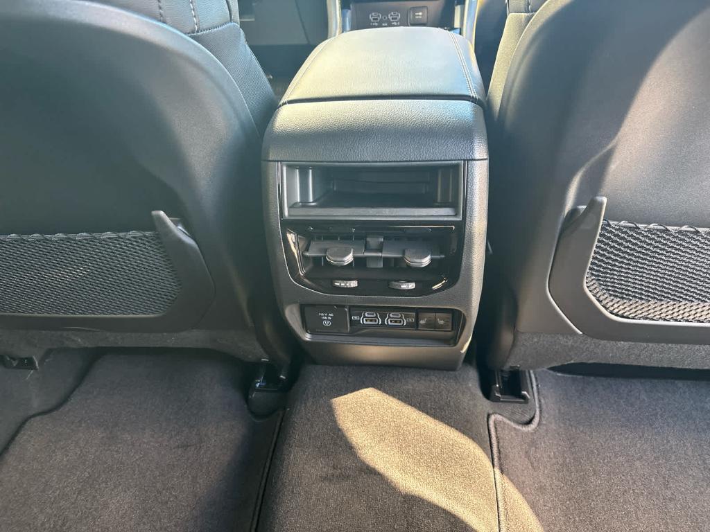 new 2025 Jeep Grand Cherokee car, priced at $44,880